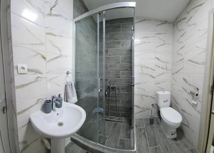 Center W Free P Apartment